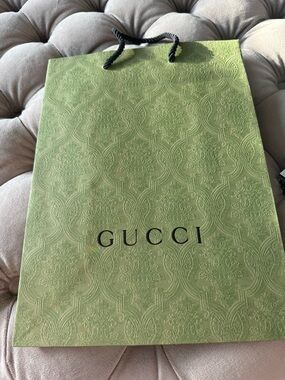 NWOT Gucci Women’s Shopping Tote in Gucci Green Patterned w Black Rope Handles